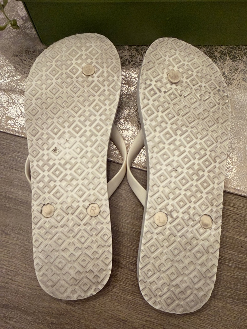 Tory Burch Black and White Logo Pattern Flip Flop Sandals - Picture 4 of 6